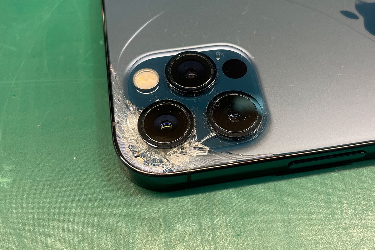 大阪本町 iPhone 12 Pro 背面ガラス割れ交換修理 | APPLEMAC三宮元町