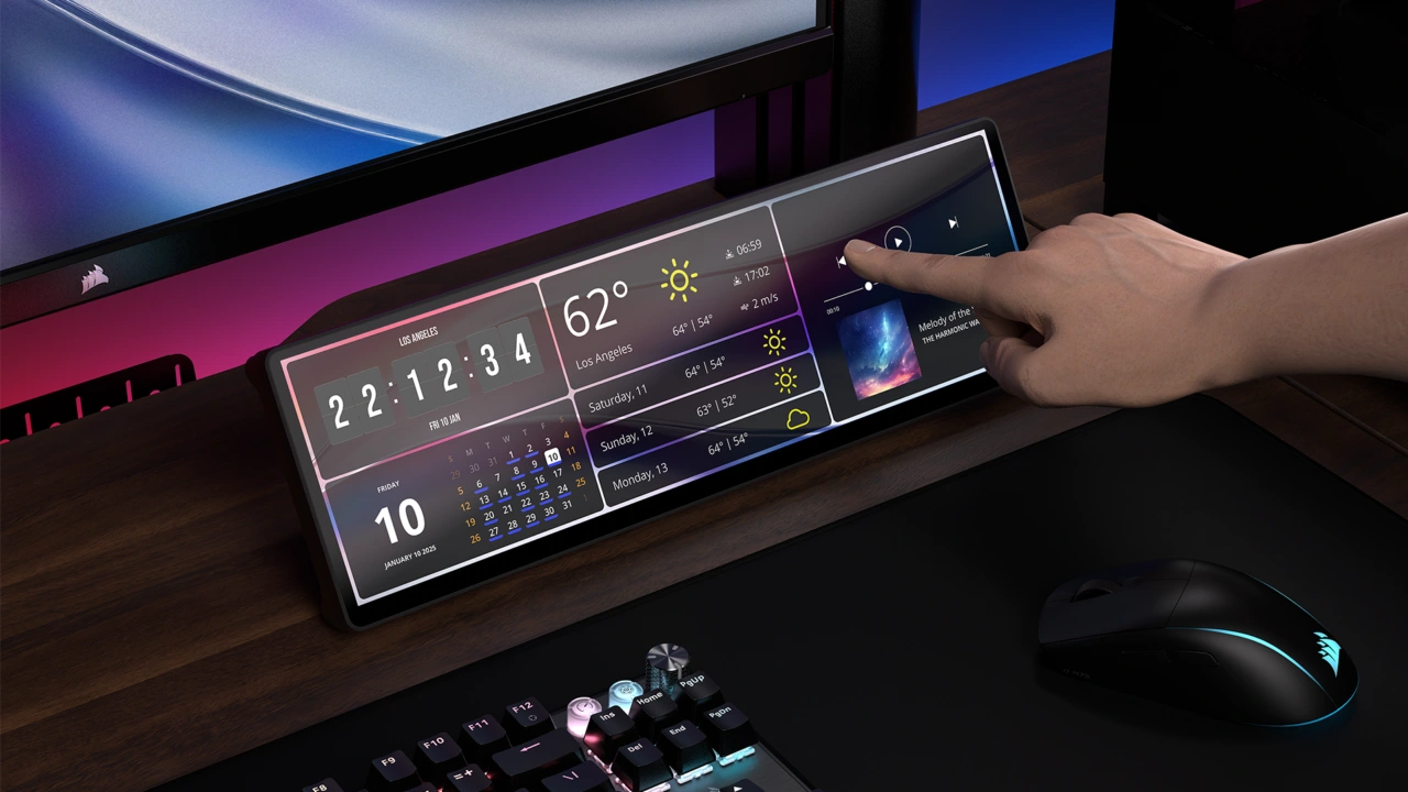 Corsair、メインモニター下やPCのサイドパネルに設置し様々な情報を