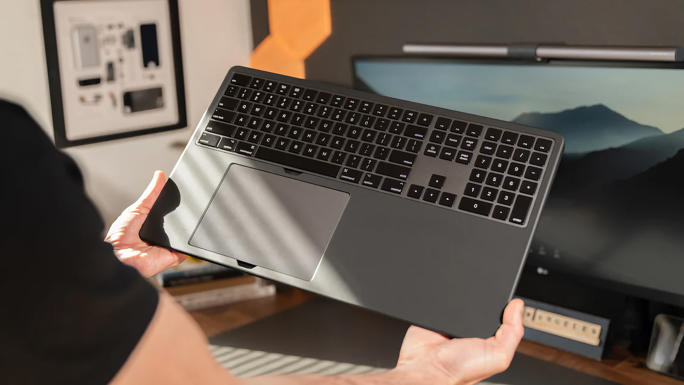 AppleのMagic KeyboardとMagic Trackpadを一体化し、MacBookのような