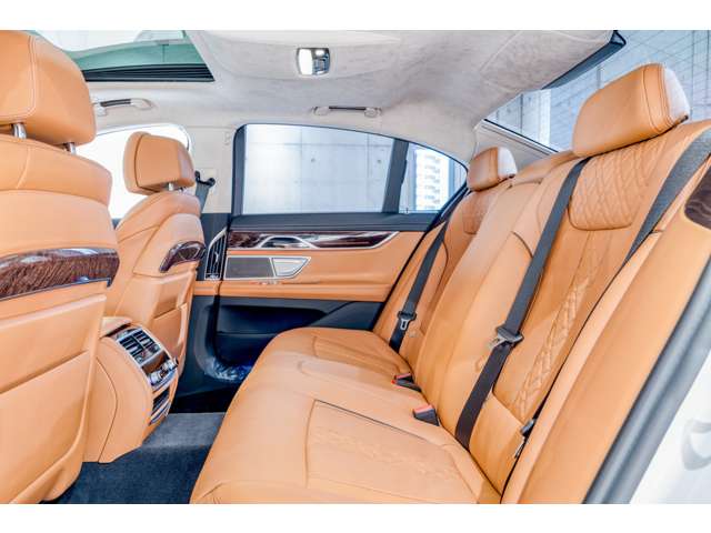 BMW 7シリーズ 740iエクセレンスの車両詳細｜アークギャラリー