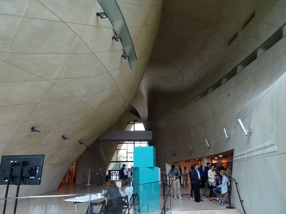 ポーランド・ユダヤ人の歴史博物館 | ポーランド の建築【世界建築巡り】