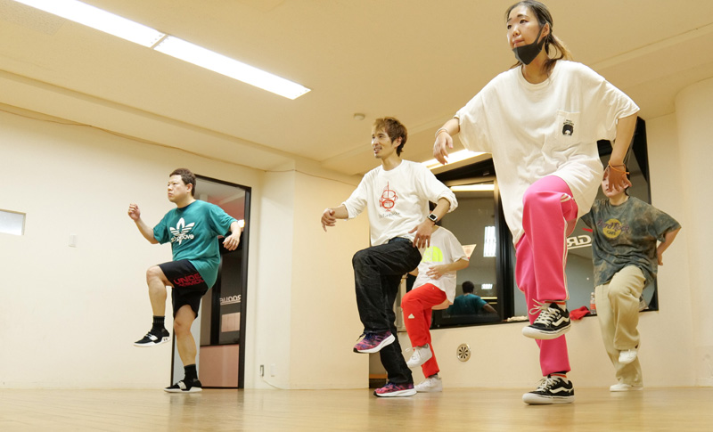 多種多様なステップを操る！ - ハウス - ART GROOVE