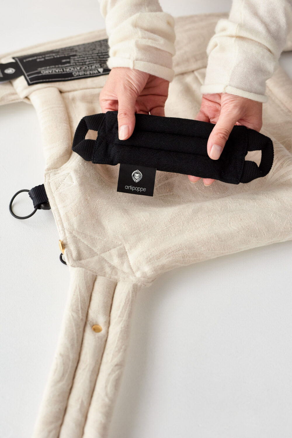 前向き抱っこ | 使用説明図 |アーティポッぺ