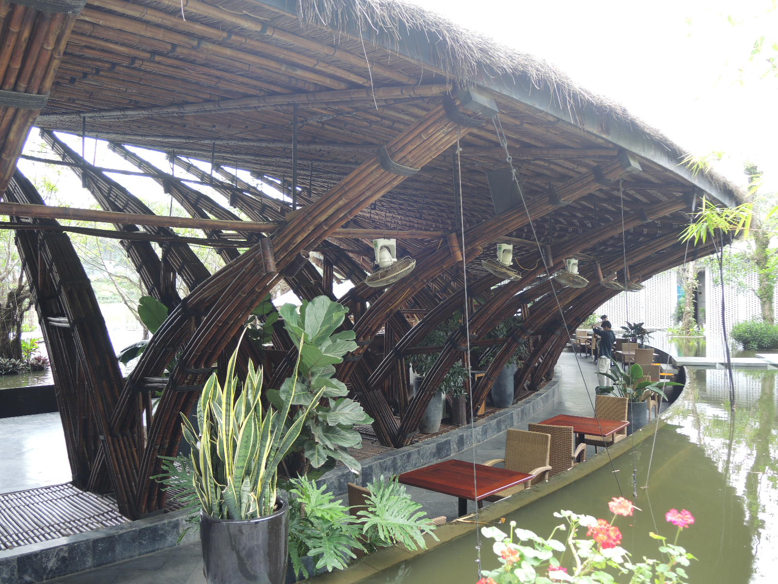 ヴォ・チョン・ギアの作品を見学する：artscapeレビュー｜美術館