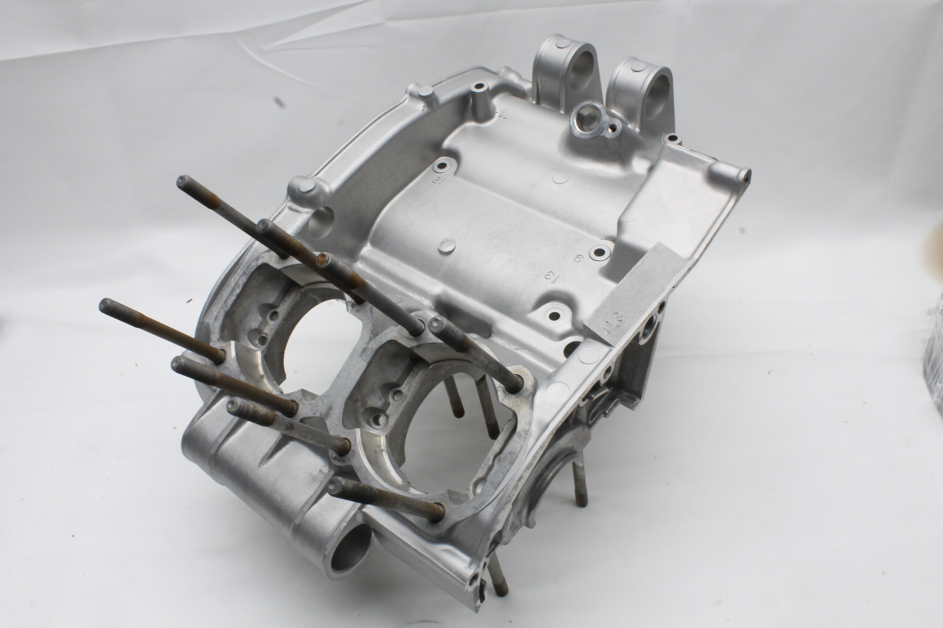 ヤマハ RZ250 クランクケース洗浄/ウェットブラスト施工 - AWANO