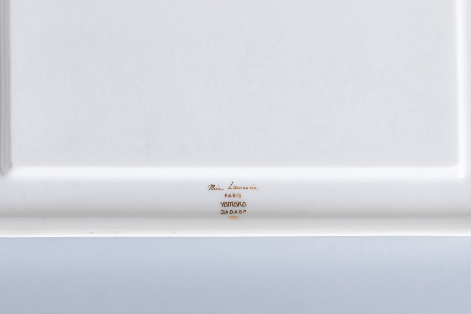 ギターを持つ少女 / マリー・ローランサン – At Sea Day