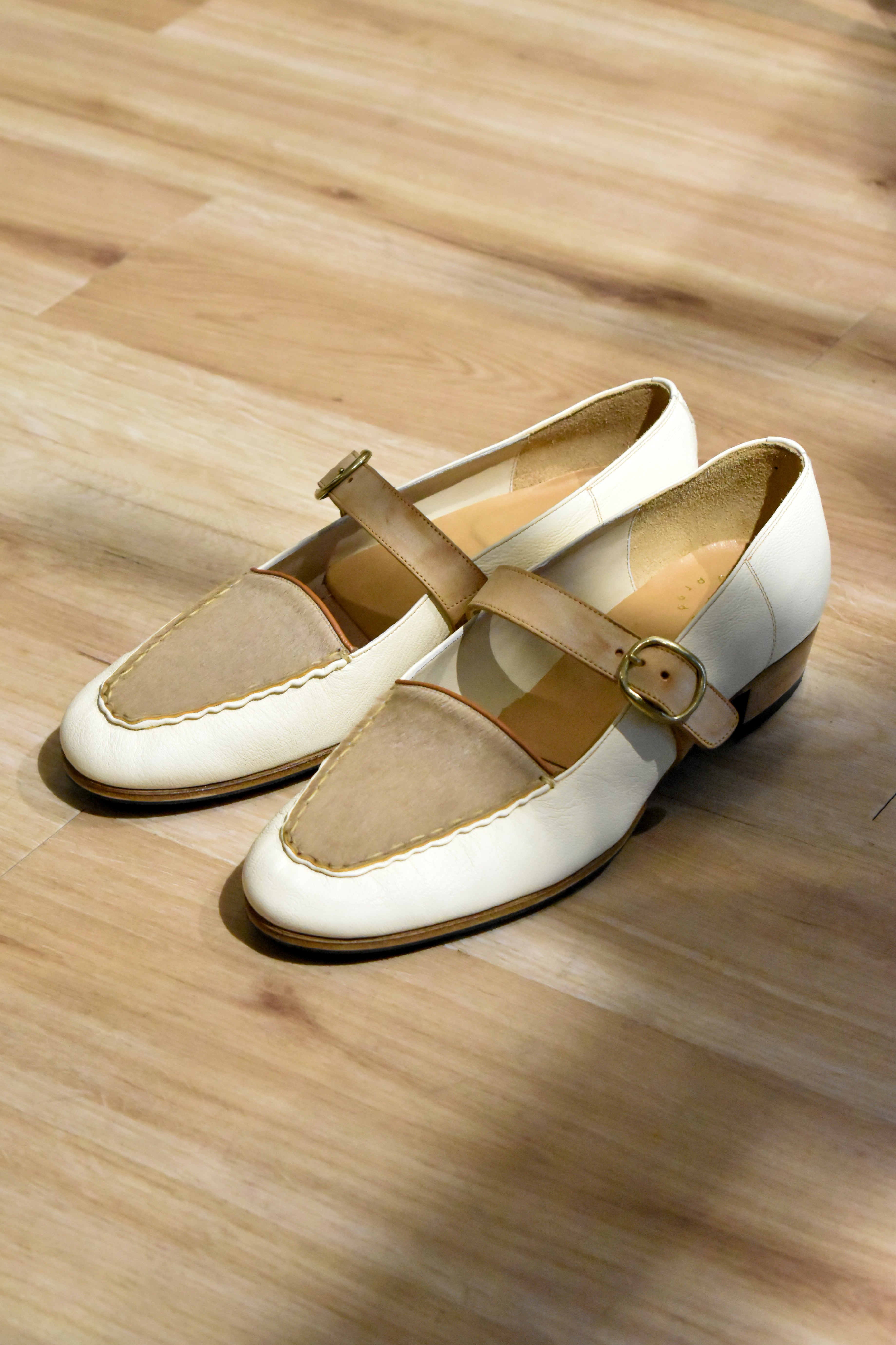 Hand-Moca MaryJane / Post Production – Auba Jaconelli