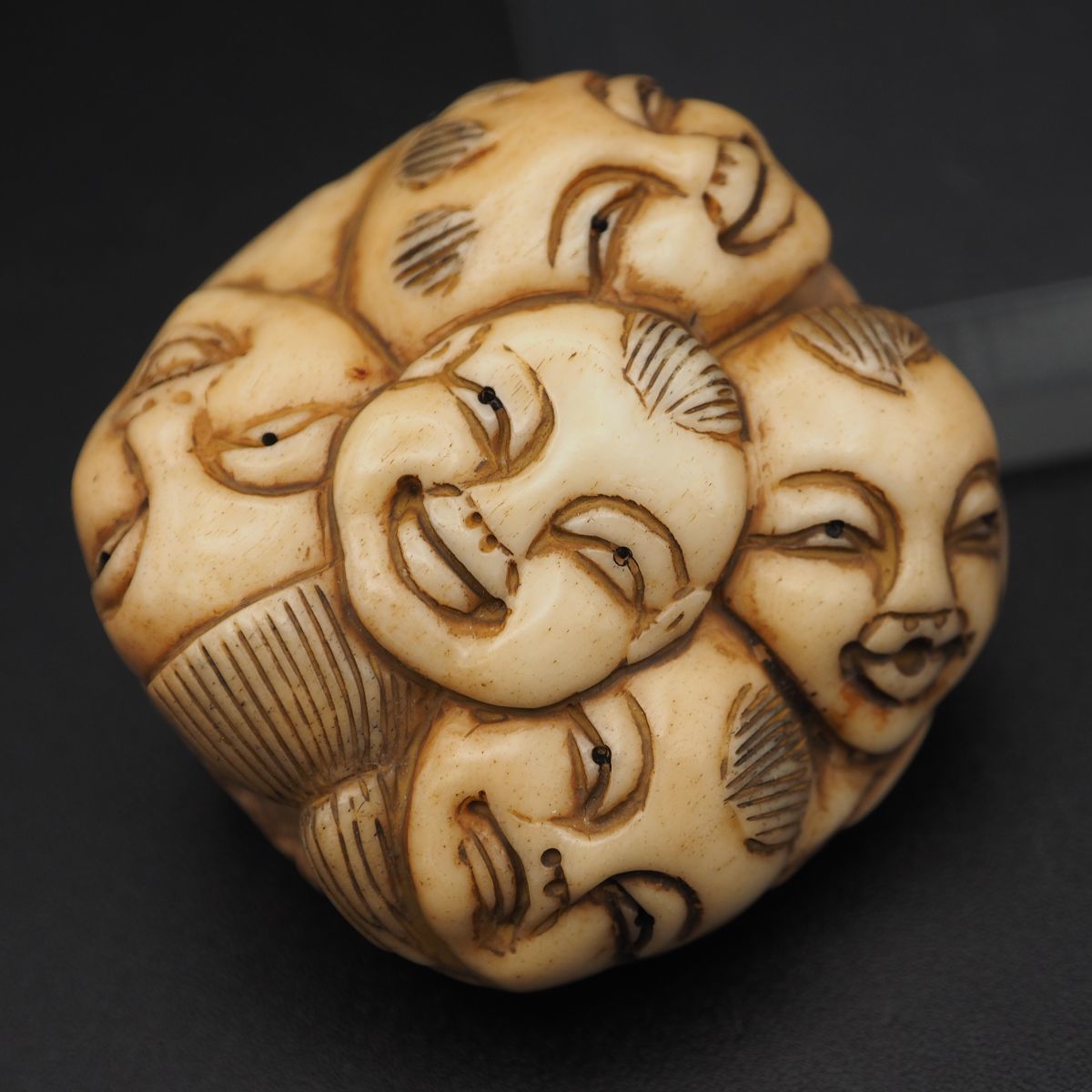 Y637 1円 アンティーク 天然素材 饅頭根付 人面 彫刻 時代物 年代物