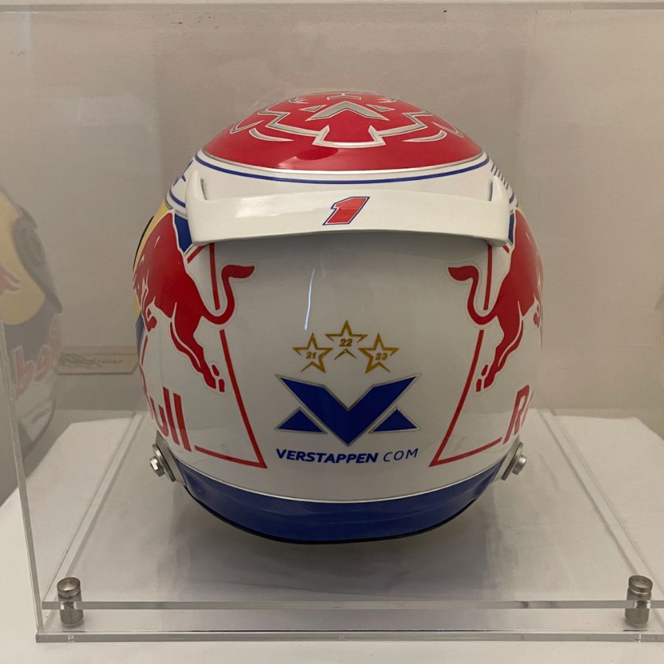 直筆サイン入り】 マックスフェルスタッペンヘルメット – AuthentiCo.