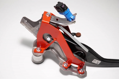 KG CX-8 ブレーキペダルブレース | Autostyle