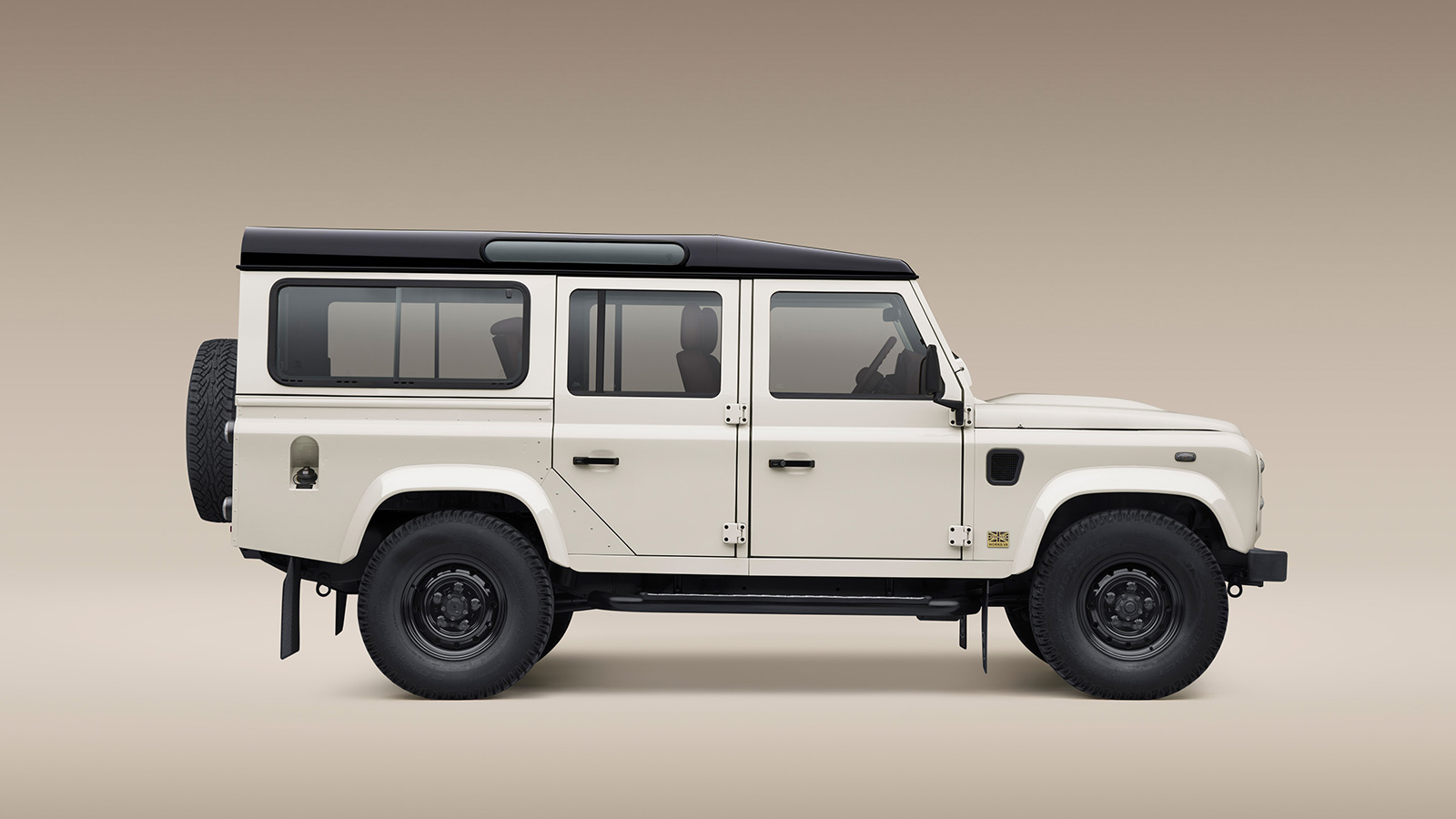 初代「ディフェンダー」に〝室町〟の名を採用した特別仕様車「WORKS V8