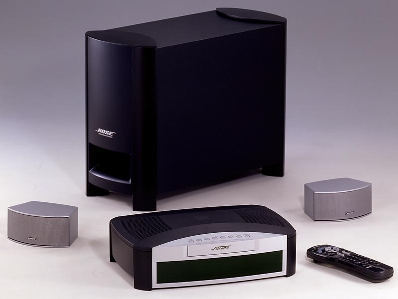 ボーズ、フロントSPでサラウンド再生できる「3・2・1」の上位モデル