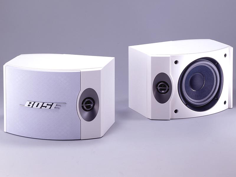 ボーズ、ダイレクト/リフレクティングスピーカー「301V」の白モデル