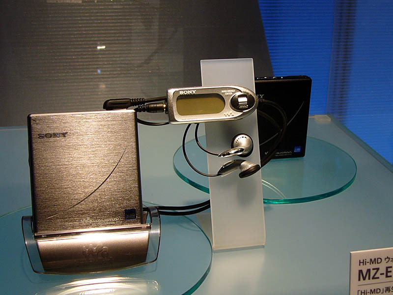 ソニー、「Hi-MD」対応MDウォークマンとサウンドゲートを発表