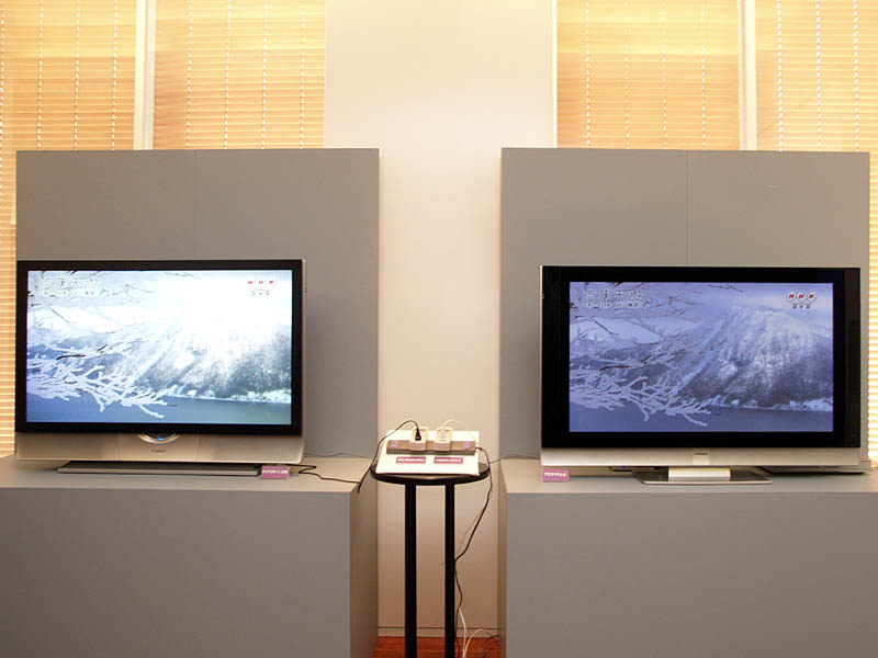 ビクター、61/52V型リアプロテレビ「ビッグ スクリーンエグゼ」