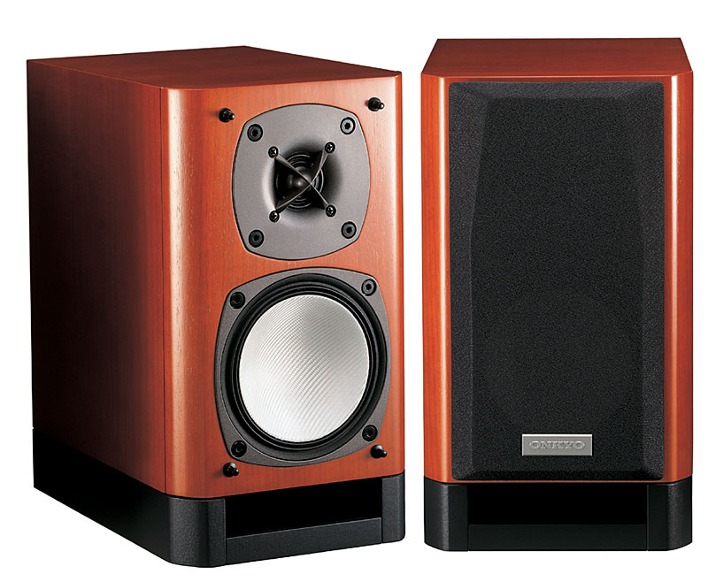 オンキヨー、デジタルアンプ内蔵の小型CDレシーバ