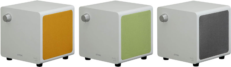 TDK、“ほぼ無指向性”のキューブ型2.1chスピーカー