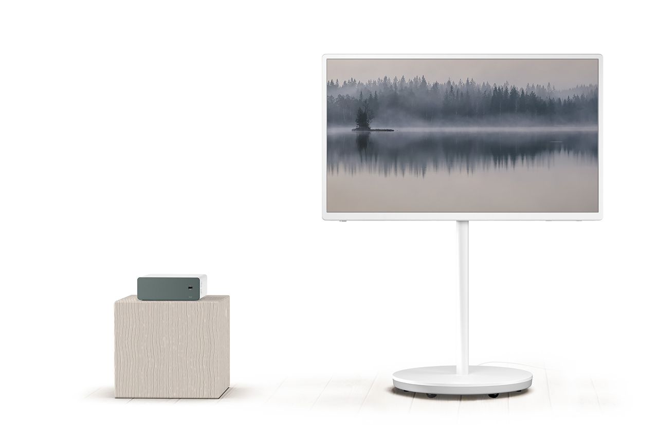 テレビが動けば人も自由に！ パナソニック「レイアウトフリーテレビ