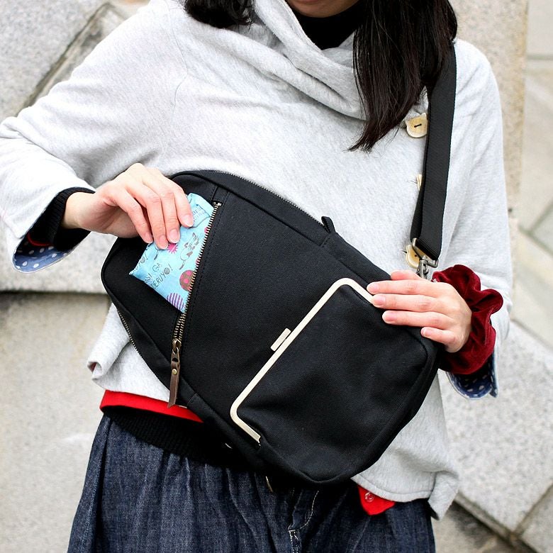 受注生産品】縦型がま口ボディバッグ【帆布・無地】 | がま口の専門店