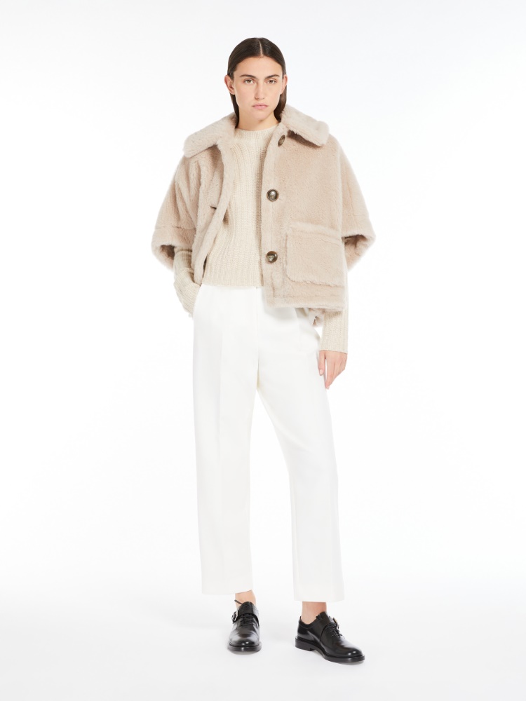 ニューテルツォ] テディベア ケープ, sand | Max Mara