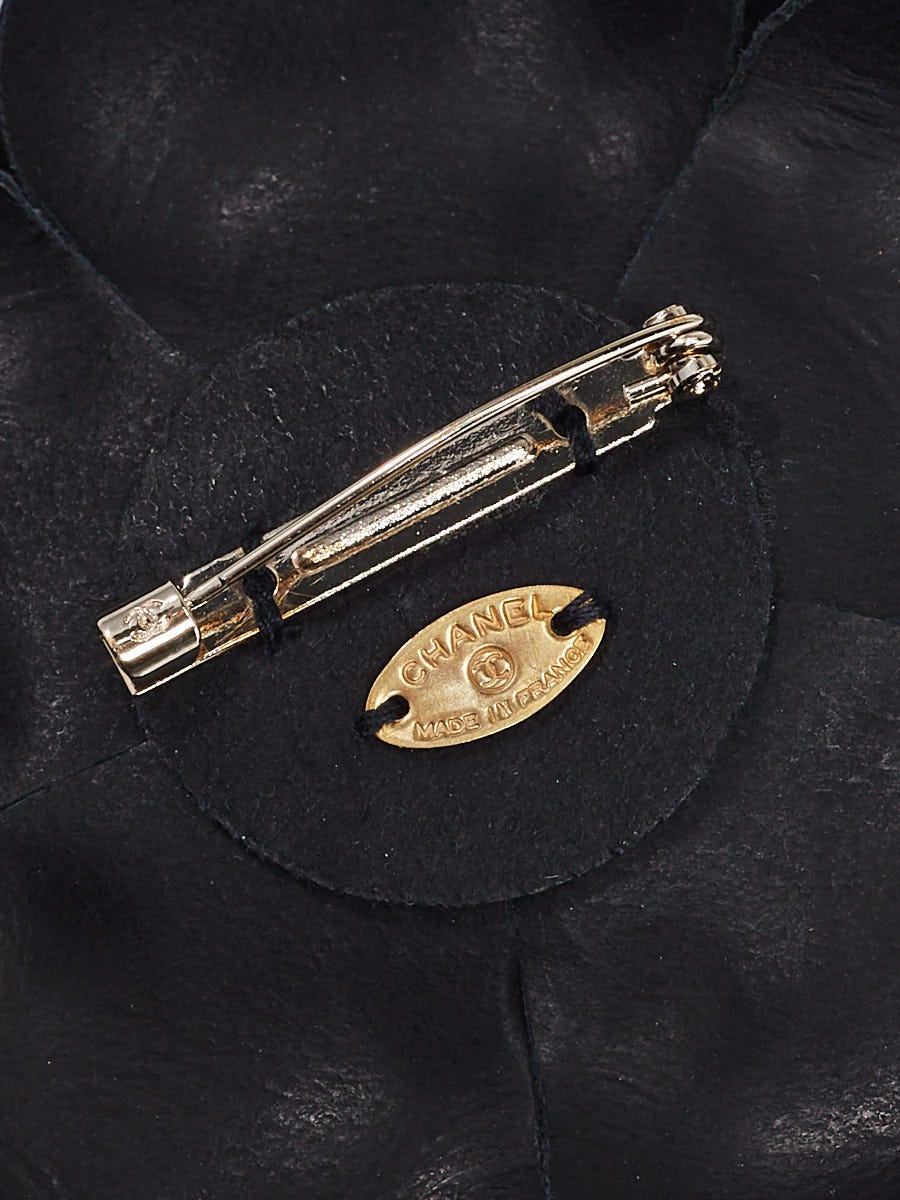 Chanel Black/Silver Leather/Metal Camellia Flower Brooch | Yoogi's