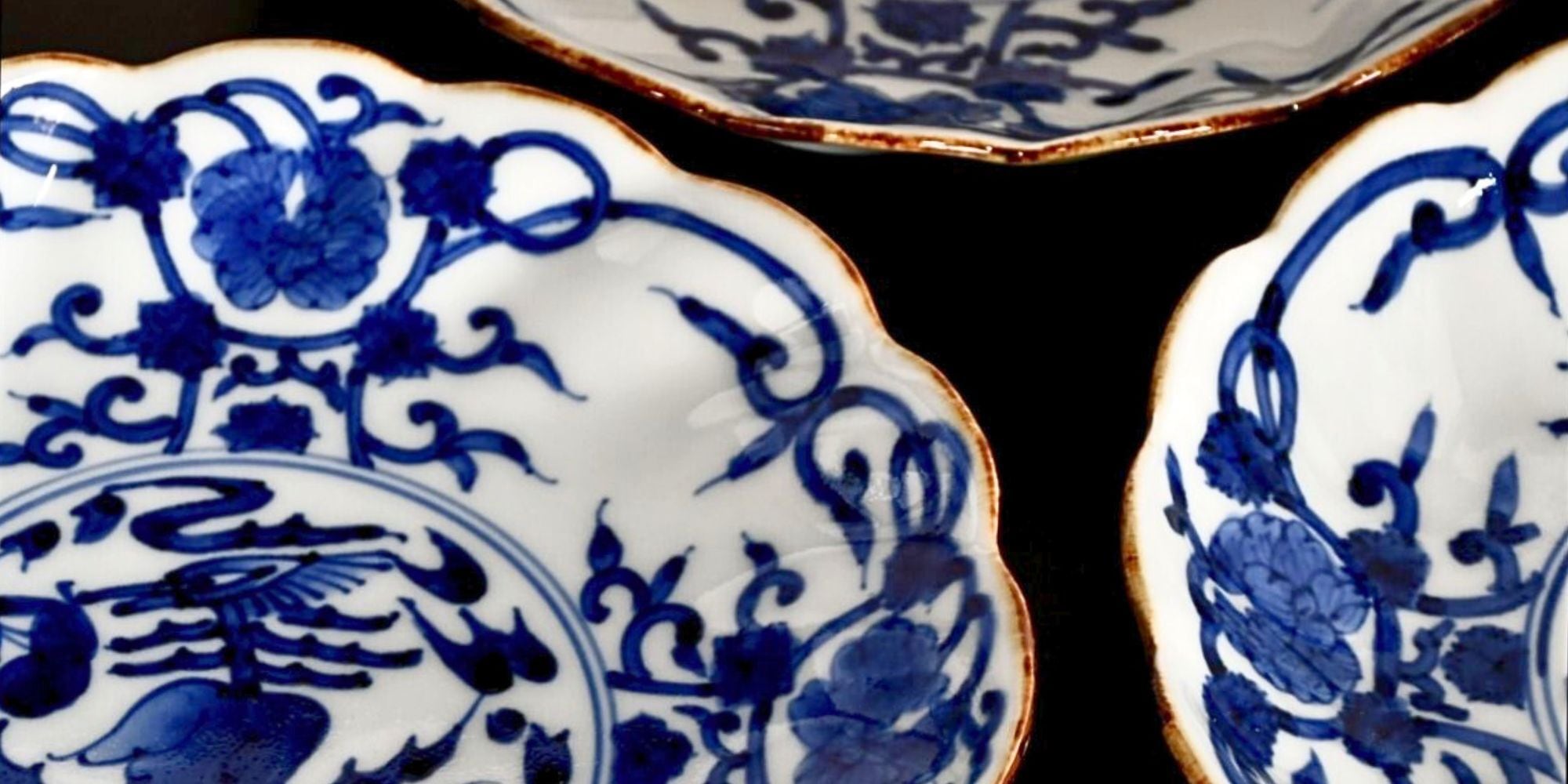 有田焼 福泉窯 手描き 染付見込鳳凰絵捻り彫7.5寸和皿 | ARITAYAKI STORE