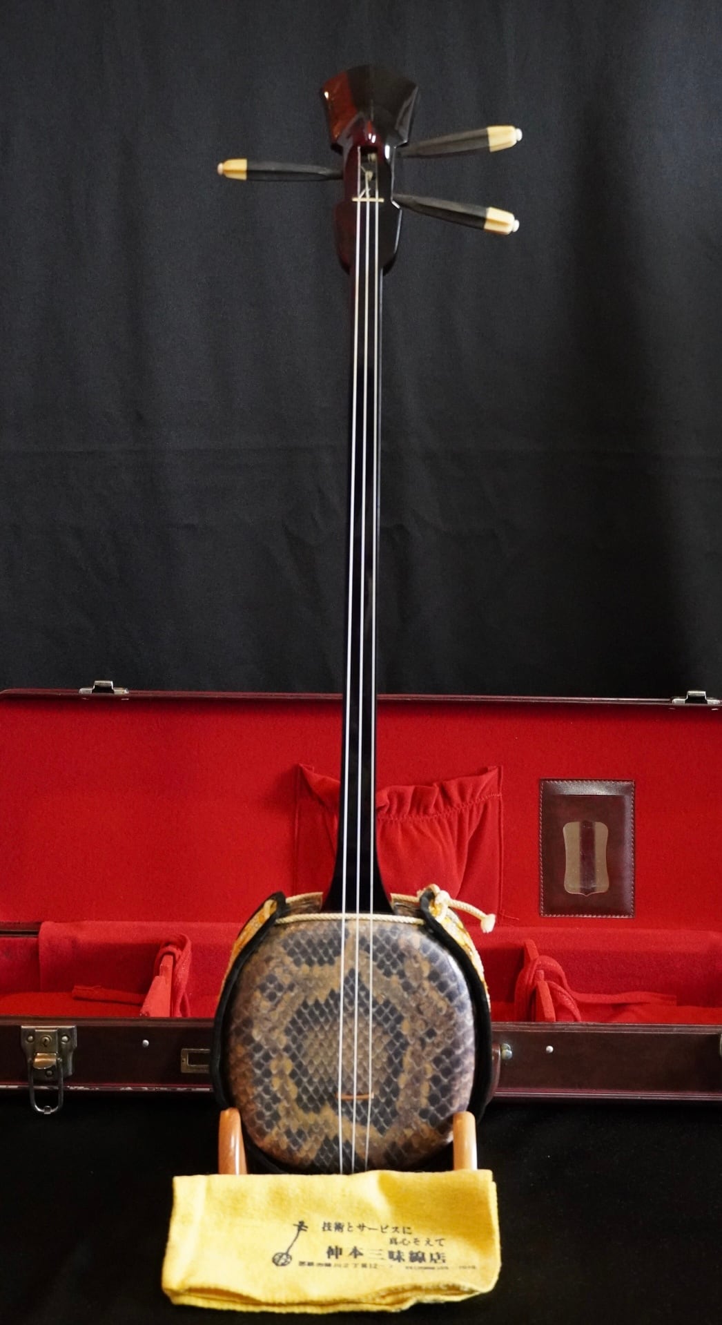 二度と出ない超貴重作です※名工銘苅氏師匠仲本三味線店作 知念大工型