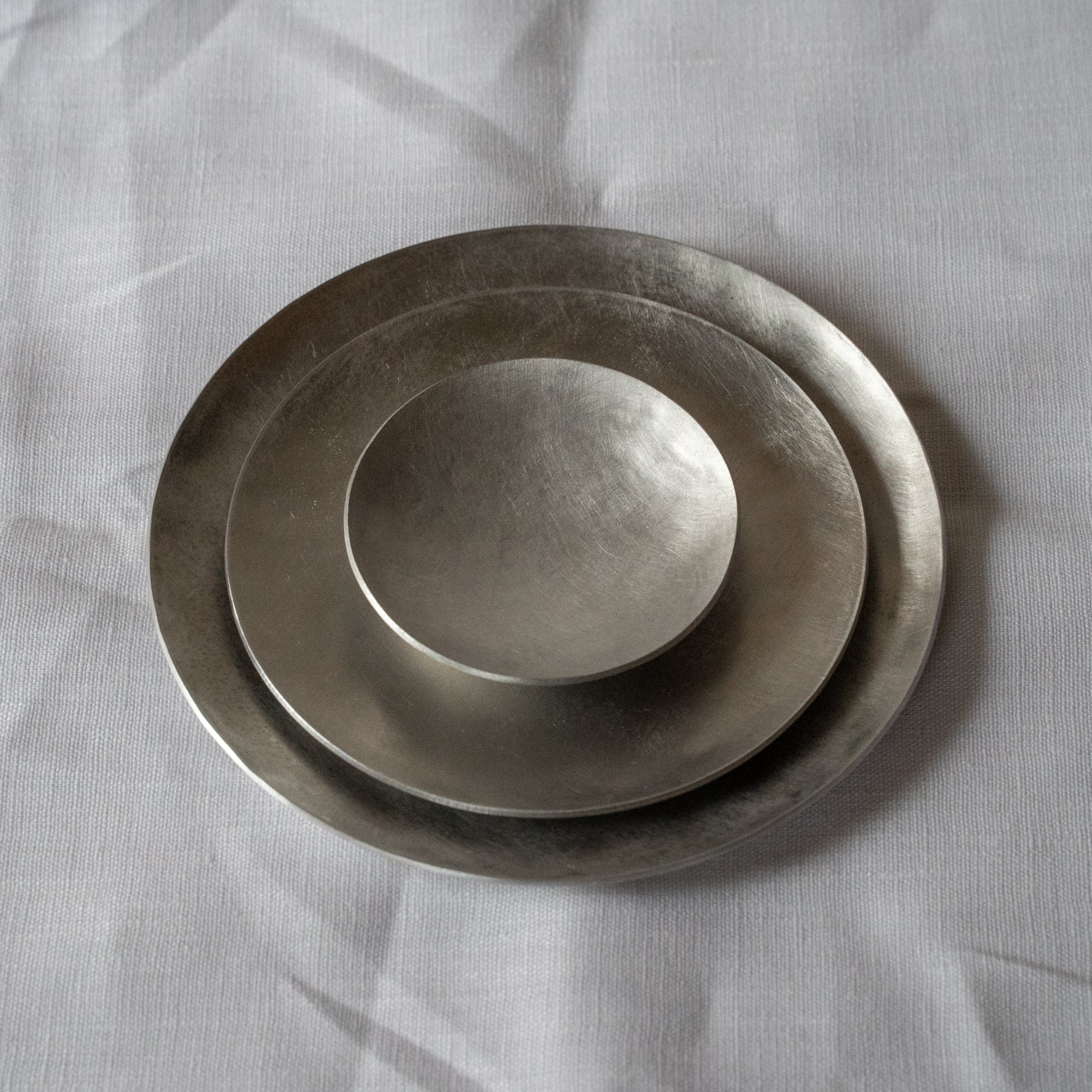 丸皿 19cmフラット二重高台皿 レッドスノー