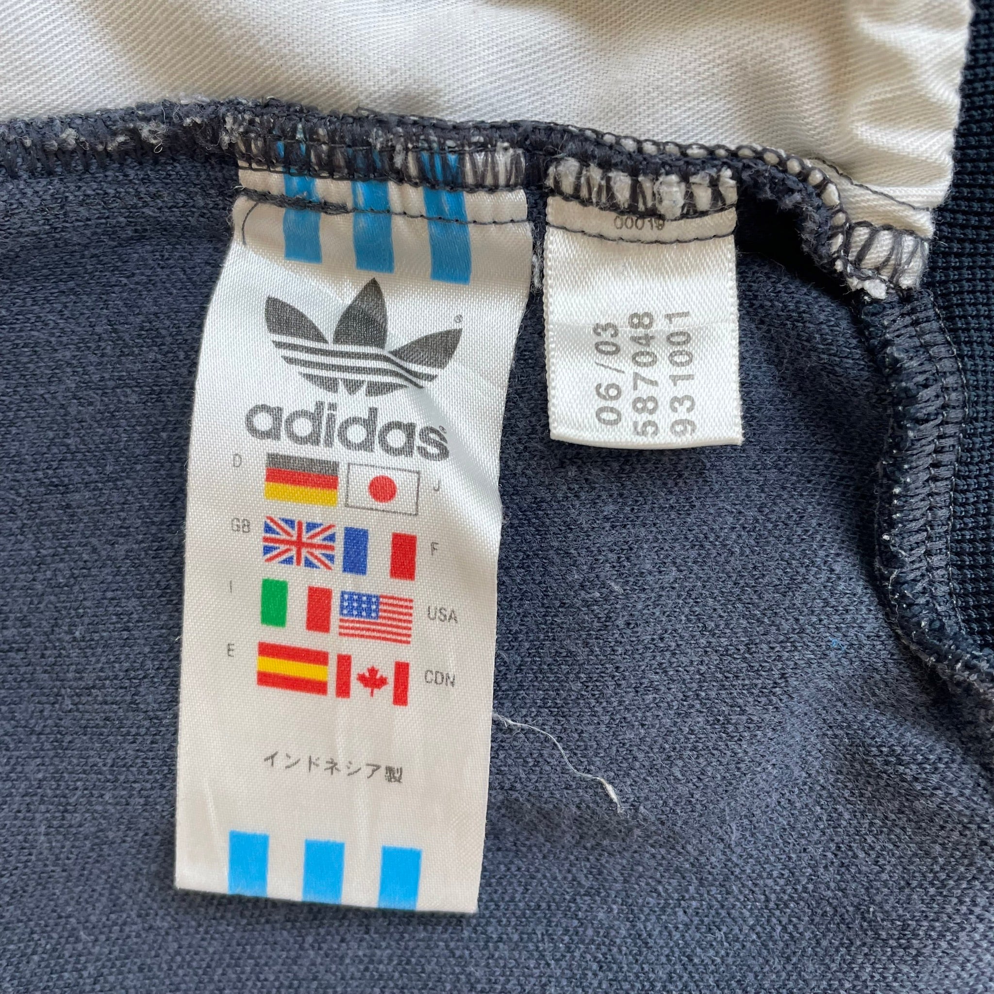 万国旗タグ】アディダス トラックジャケット スリーライン 90s