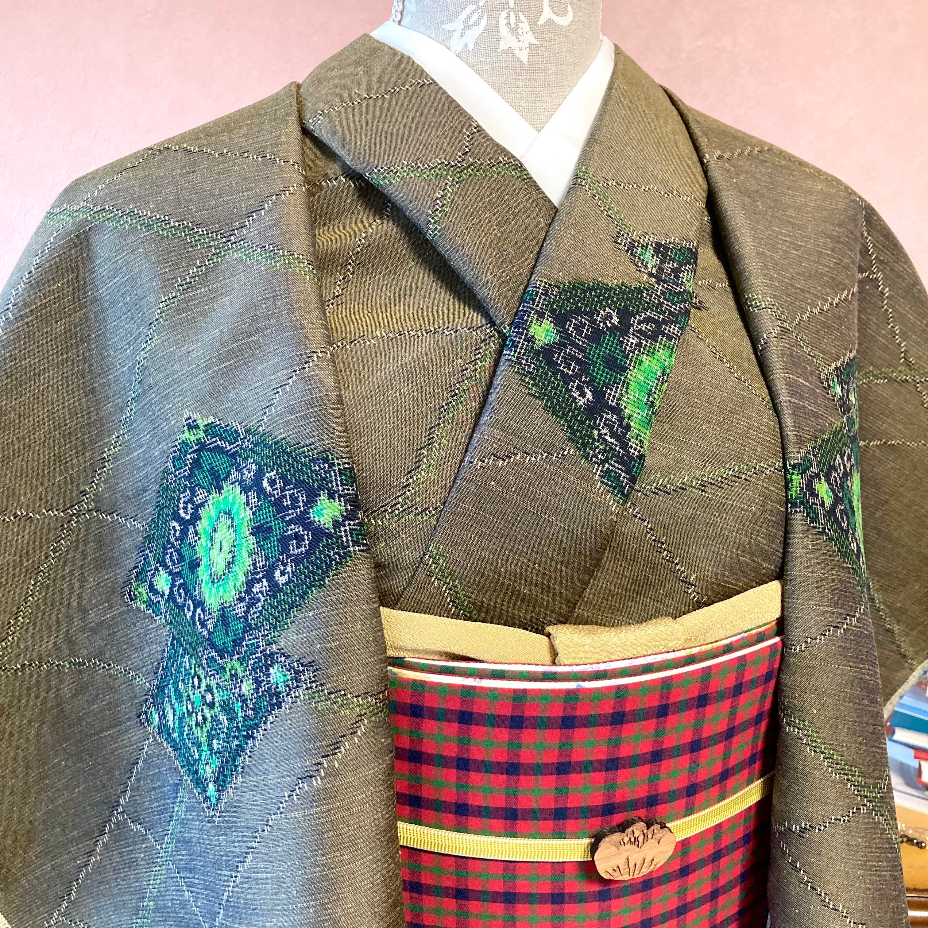 値下げ交渉ＯＫ！十日町紬 からし色 紬着尺 正絹 Ｂ６３１ 値下げ交渉OK！天然繭生紬 染着尺 訪問着 正絹 B950 - メルカリ