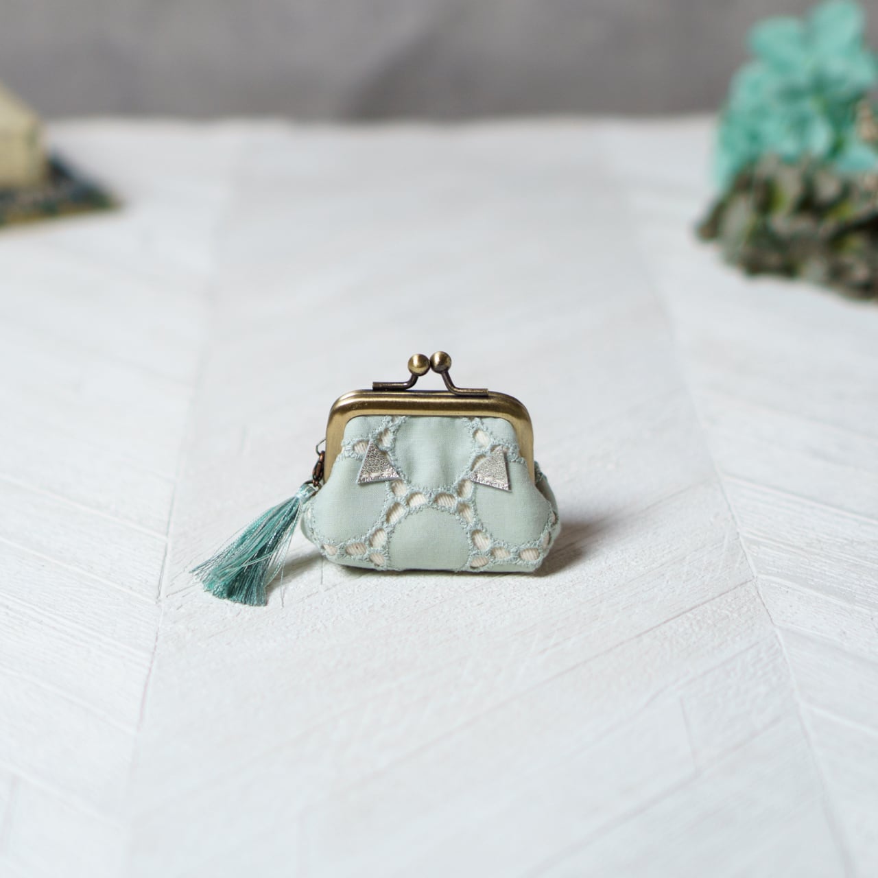 ミント・猫耳のミニがま口ポーチ | azureblue