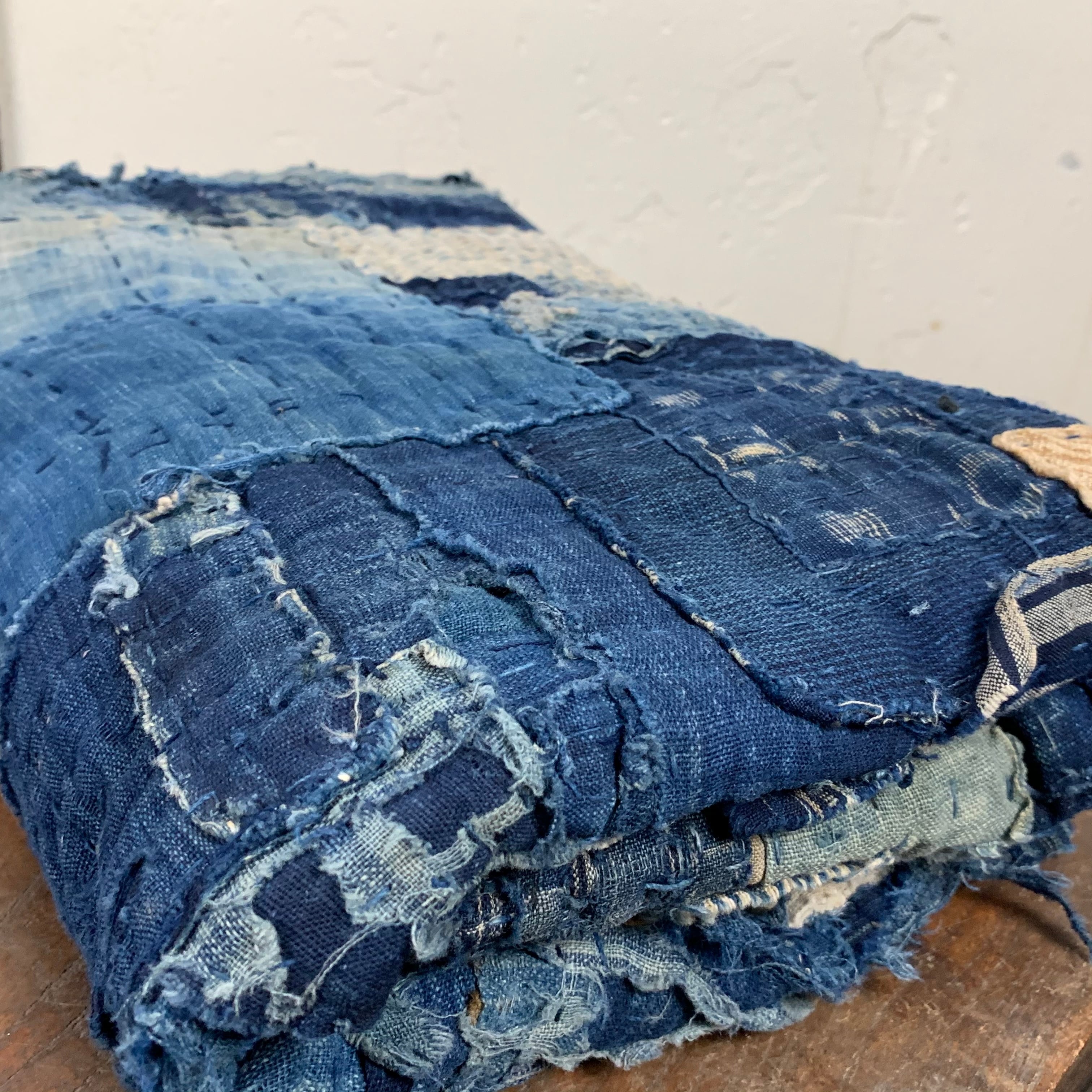アンティーク・襤褸《boro》藍染木綿 らんる ぼろ 古布 | 粋屋−ikiya