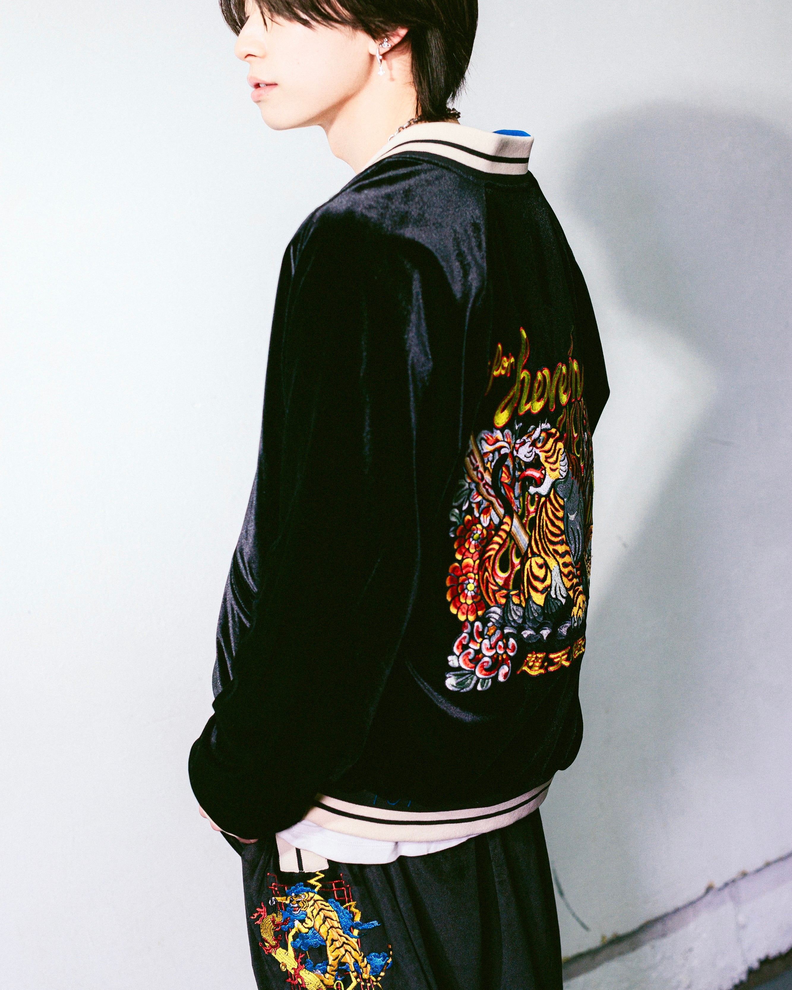 Tiger reversible スカジャン【BLUE/BLACK】 | チュウカタベタイ