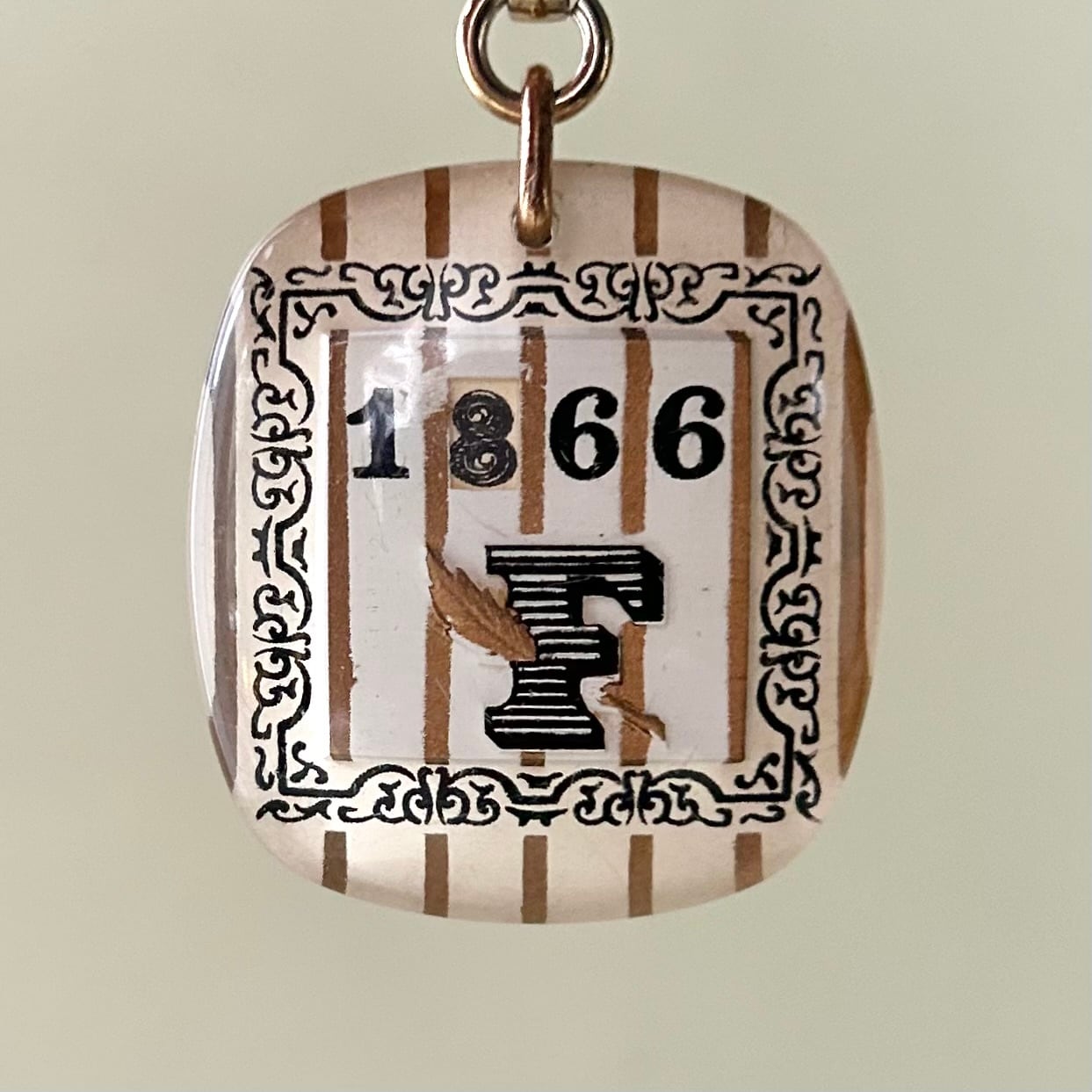 LE FIGARO 新聞社 動く ブルボンキーホルダー | ブルボン蚤の市