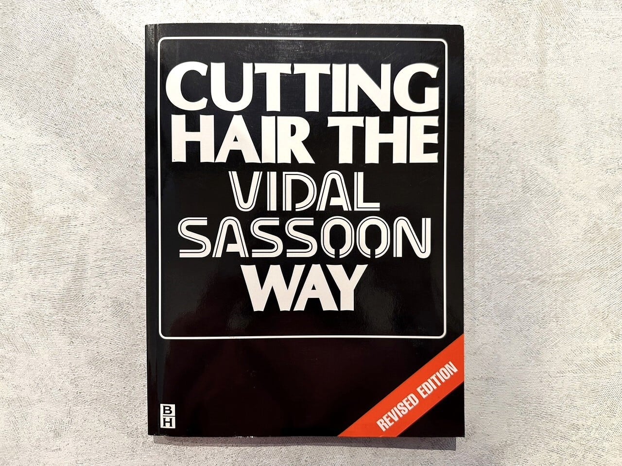 VF371】CUTTING HAIR THE VIDAL SASSOON WAY /visual book | KITAZAWA