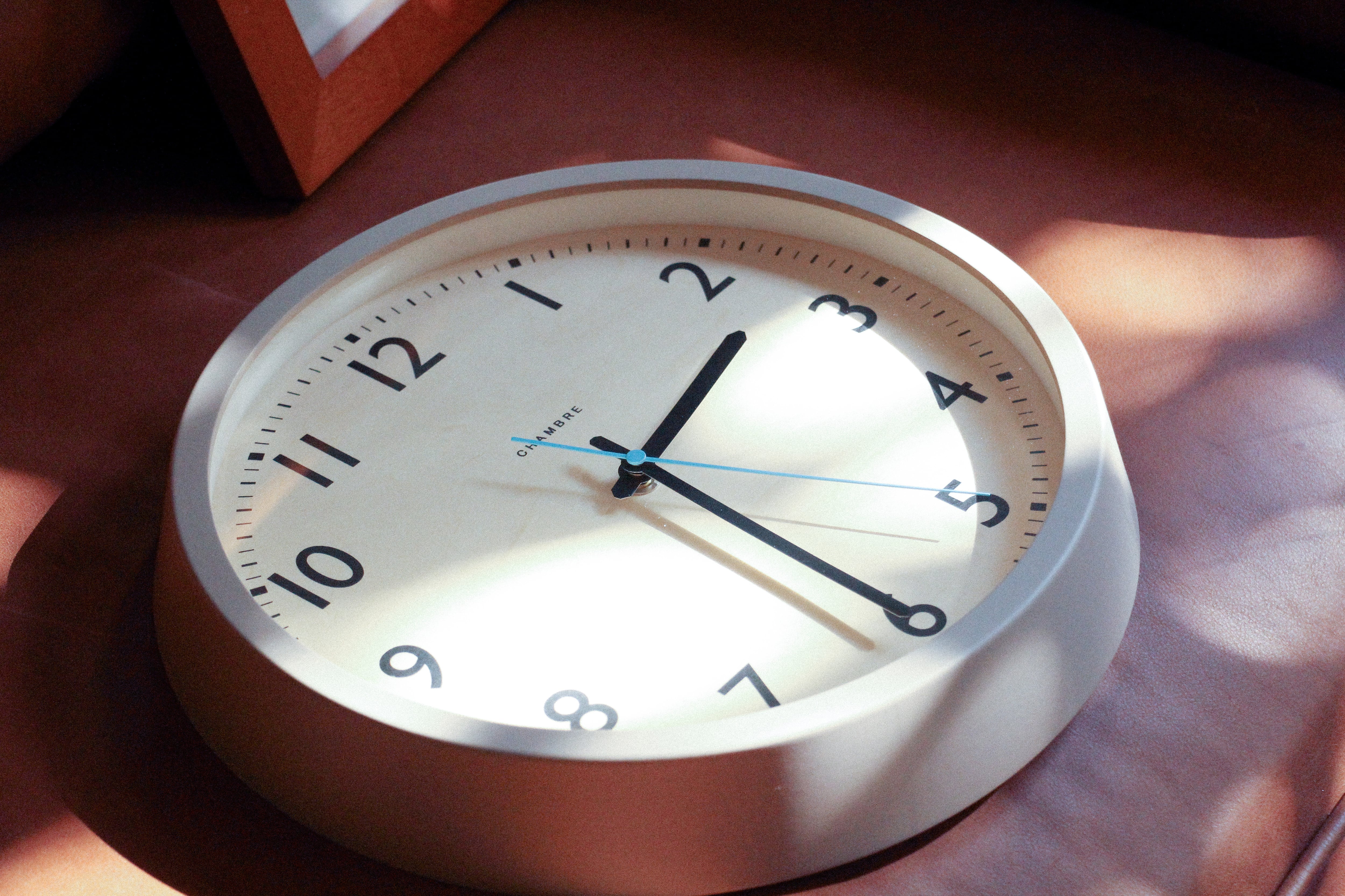 電波時計 DROP CLOCK WARM GRAY | シャンブル【CHAMBRE】byインターゼロ