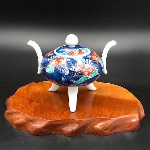 有田焼 うつぎ三ツ足香炉 | 有田焼ショップ まるとも陶磁器