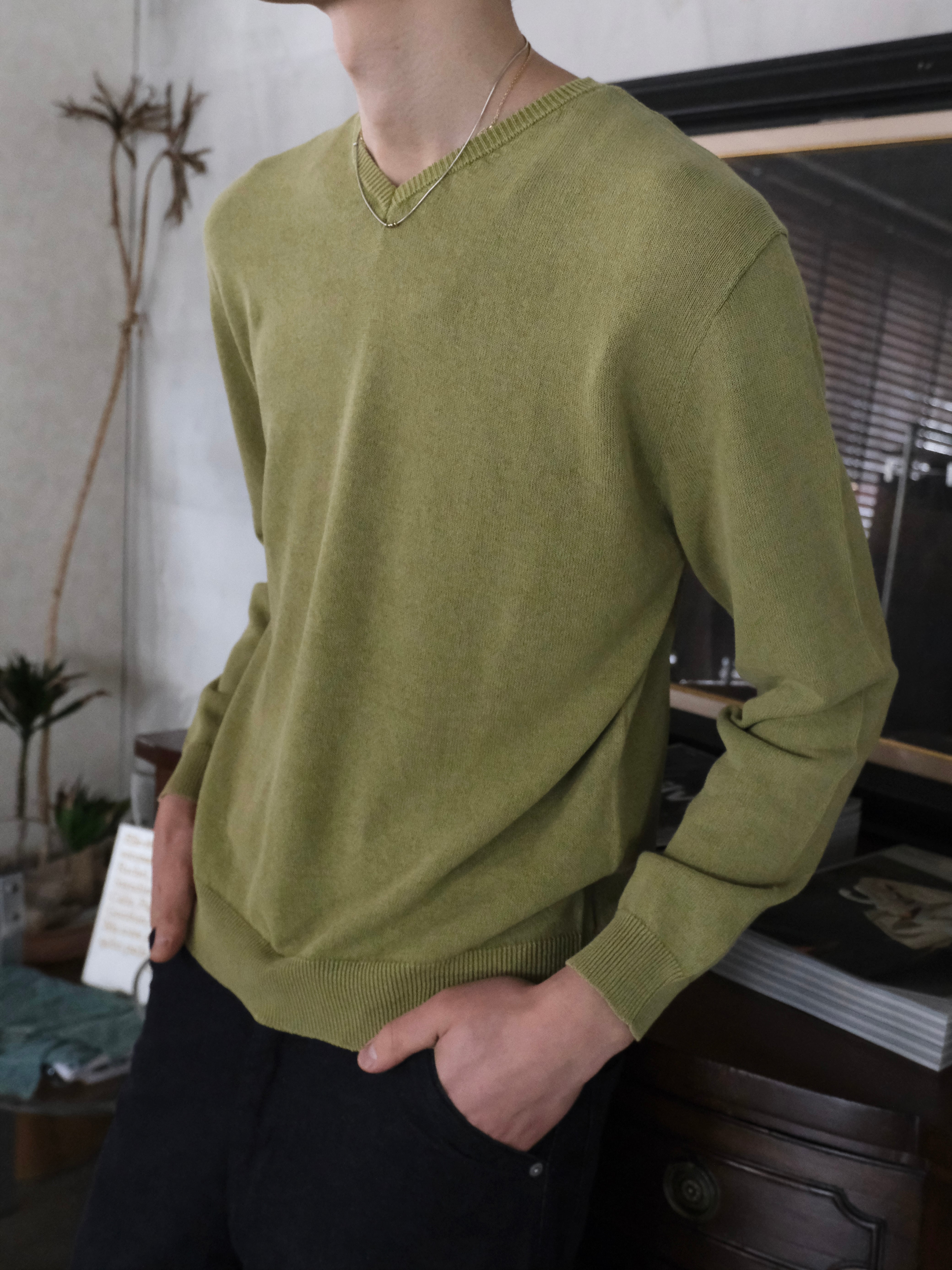 ENCOMING】 KNITTED V NECK JUMPER | THE OUR