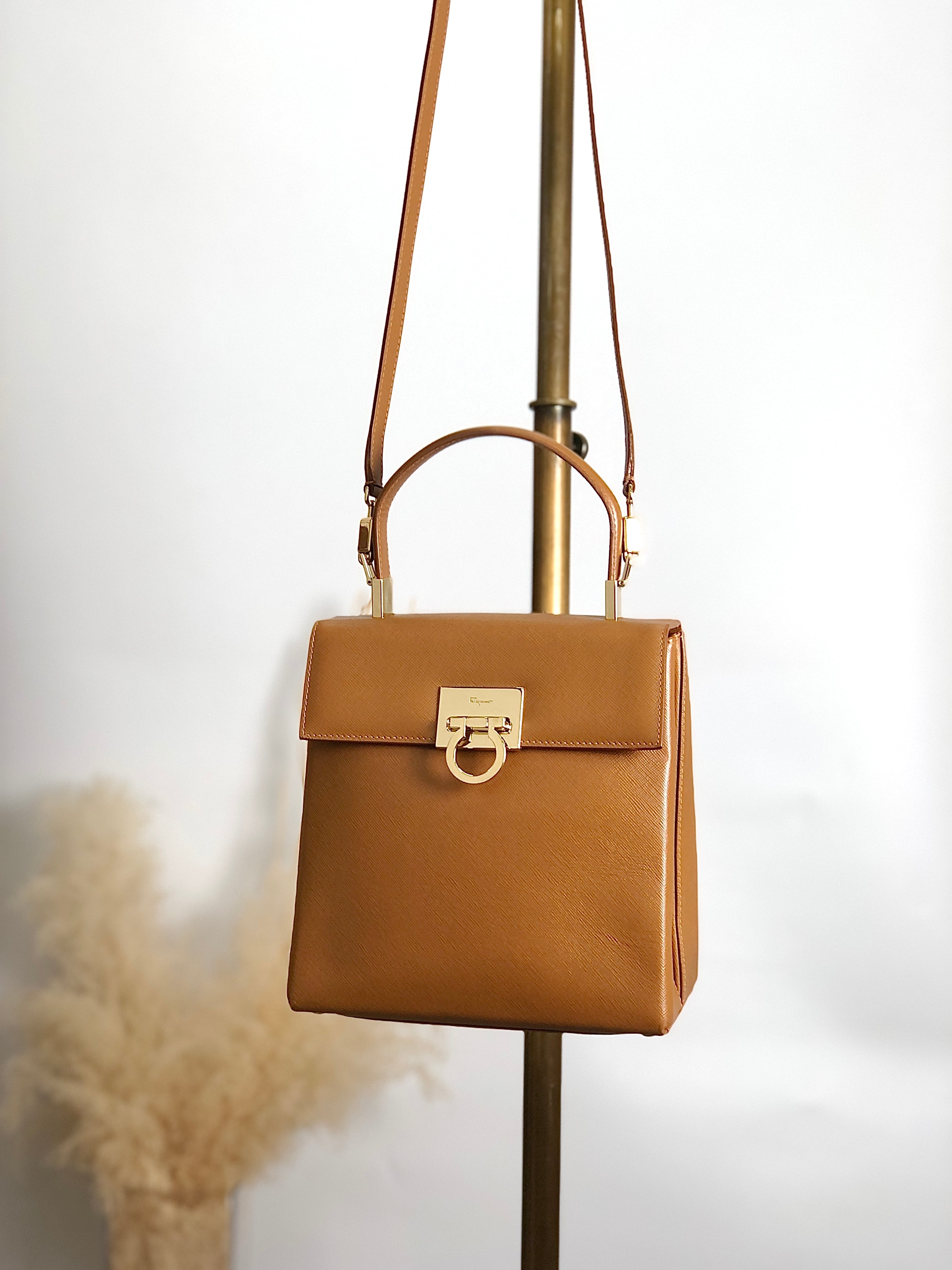 Salvatore Ferragamo サルヴァトーレ フェラガモ ショルダーバッグ