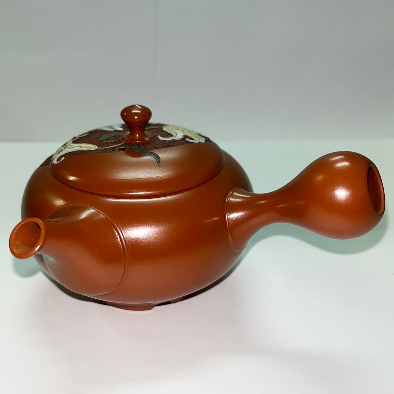 常滑焼 百合の精密な彫刻急須 吉川雪堂、吉川壺堂作 新品・未使用品