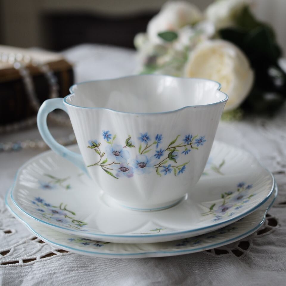 英国シェリー ブルーロック デインティシェイプ ティーセット カップ
