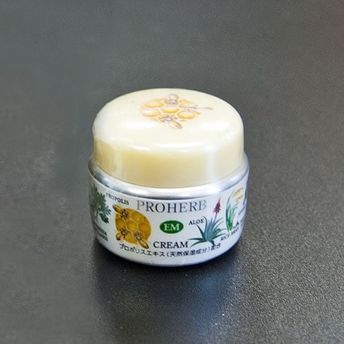 プロハーブEMクリーム2ミニ(携帯用10g) | 鈴木養蜂場 はちみつ家