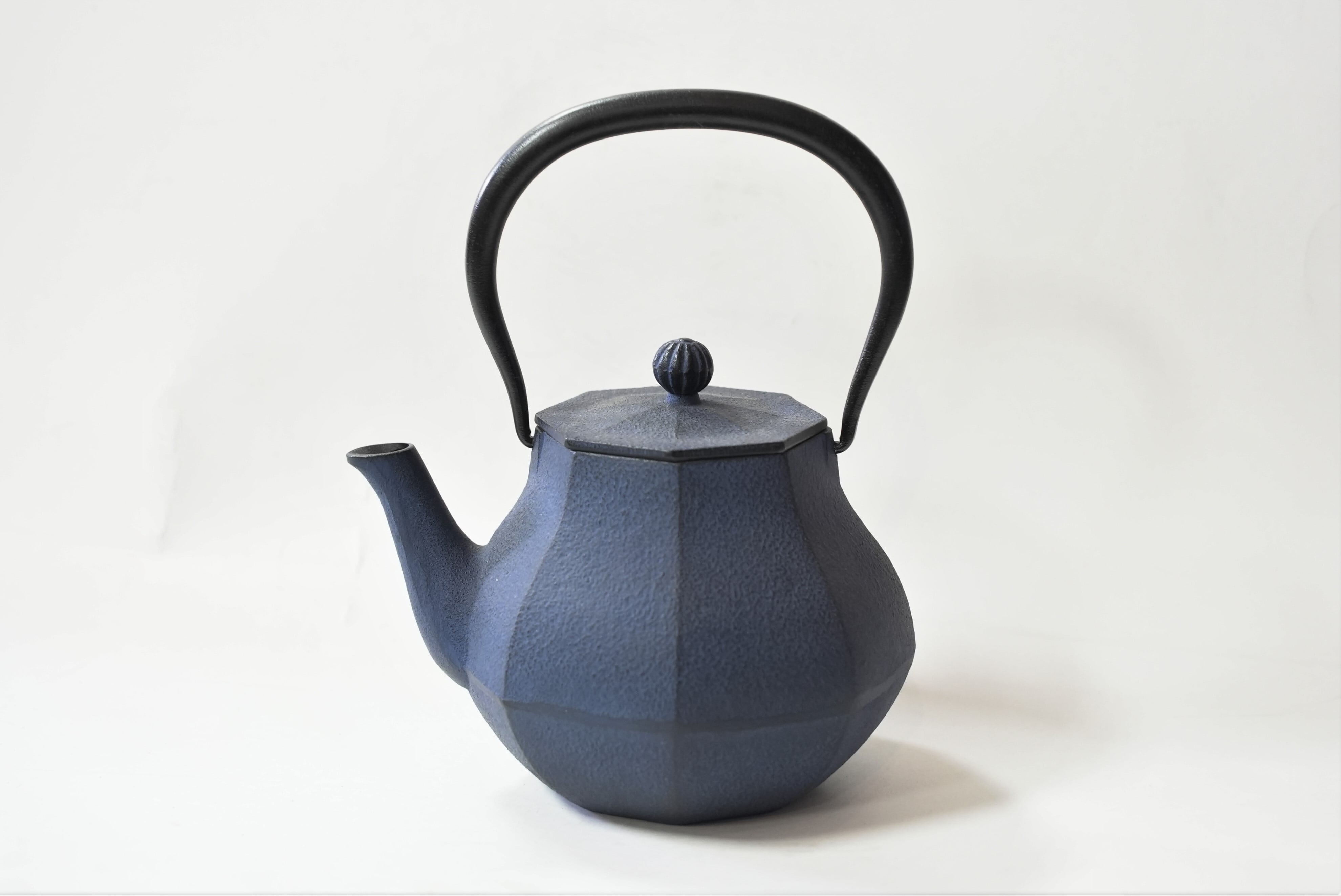 受注生産品】南部鉄器 鉄瓶 みやび 青 1L | 1848年創業 南部鉄器工房及