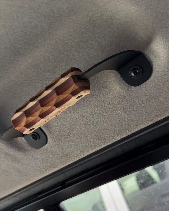 1050WORKS シェルコングリップが使えるアシストグリップ（200系