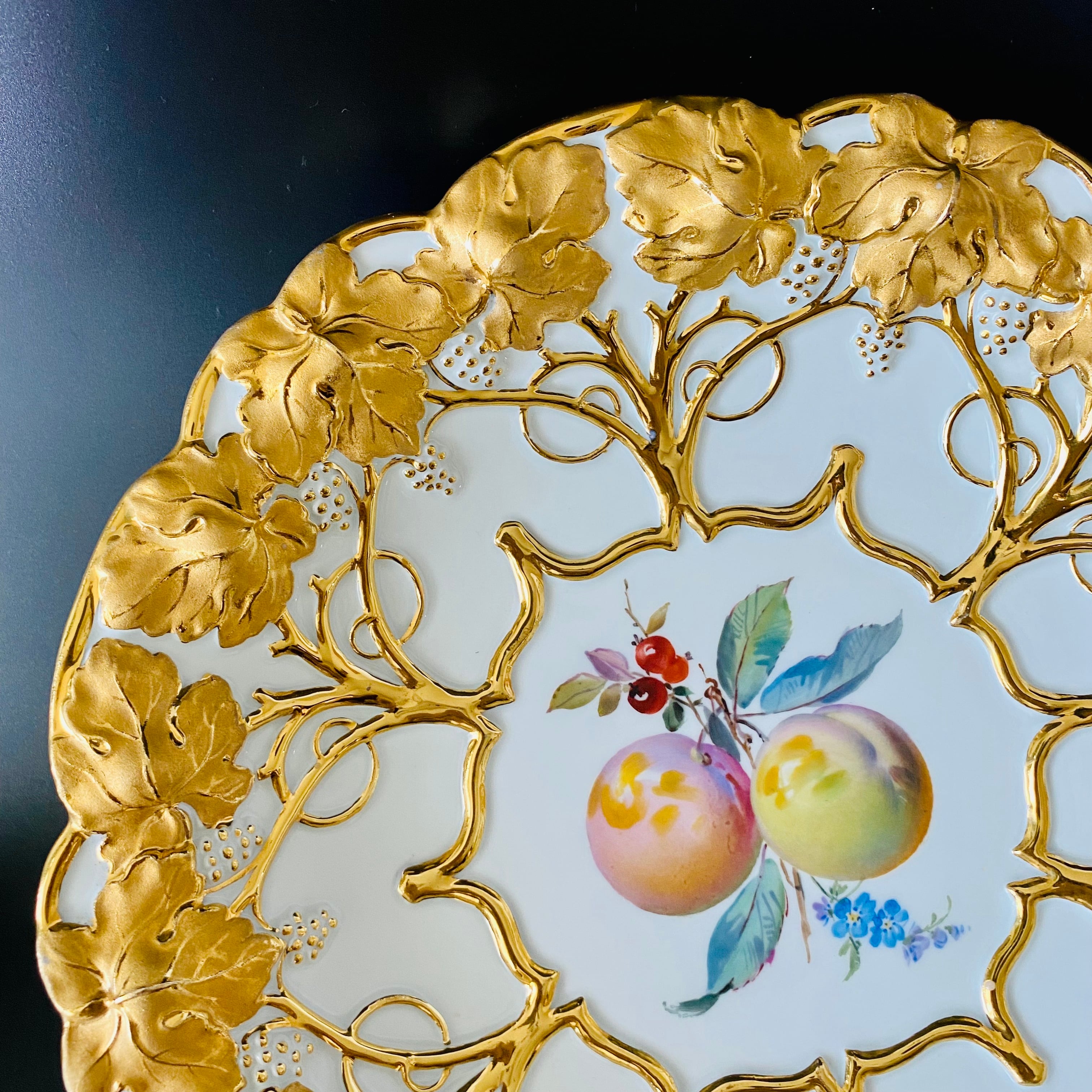 ☆マイセン☆1級品 ゴールド プレート 花柄 フルーツ 木ノ実 レリーフ