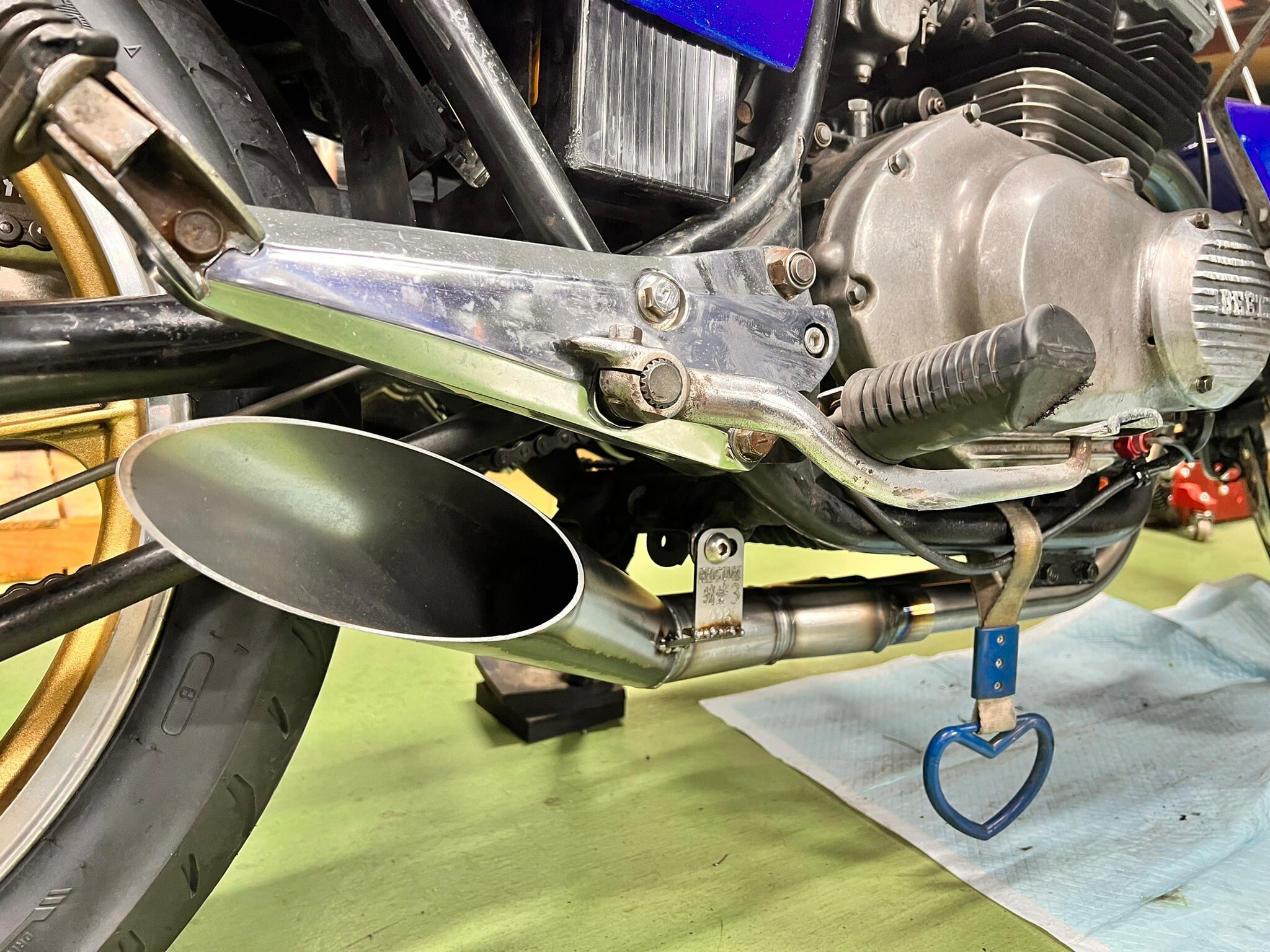 マフラー | REDSTAGE WILDBOARsp