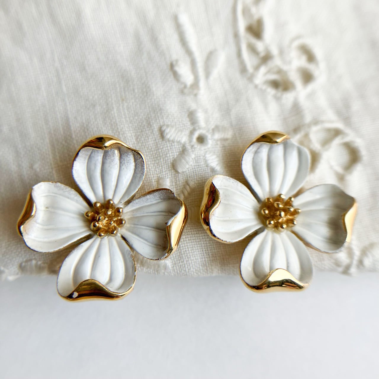 Crown Trifari” dogwood brooch[b-397] necklace[n-405] earring[e