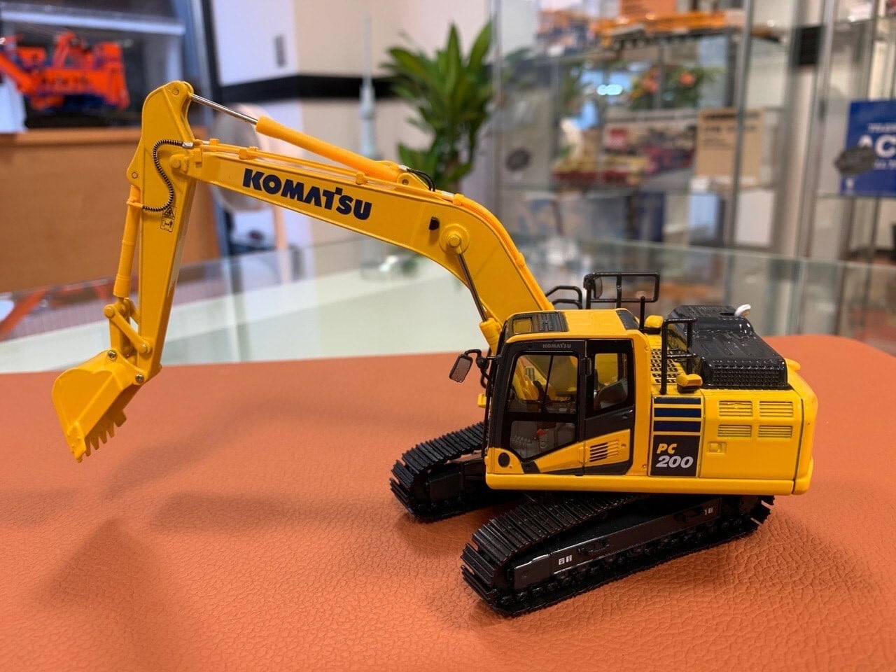 REPLICARS 1/50 KOMATSU PC200-11 | 北原模型株式会社
