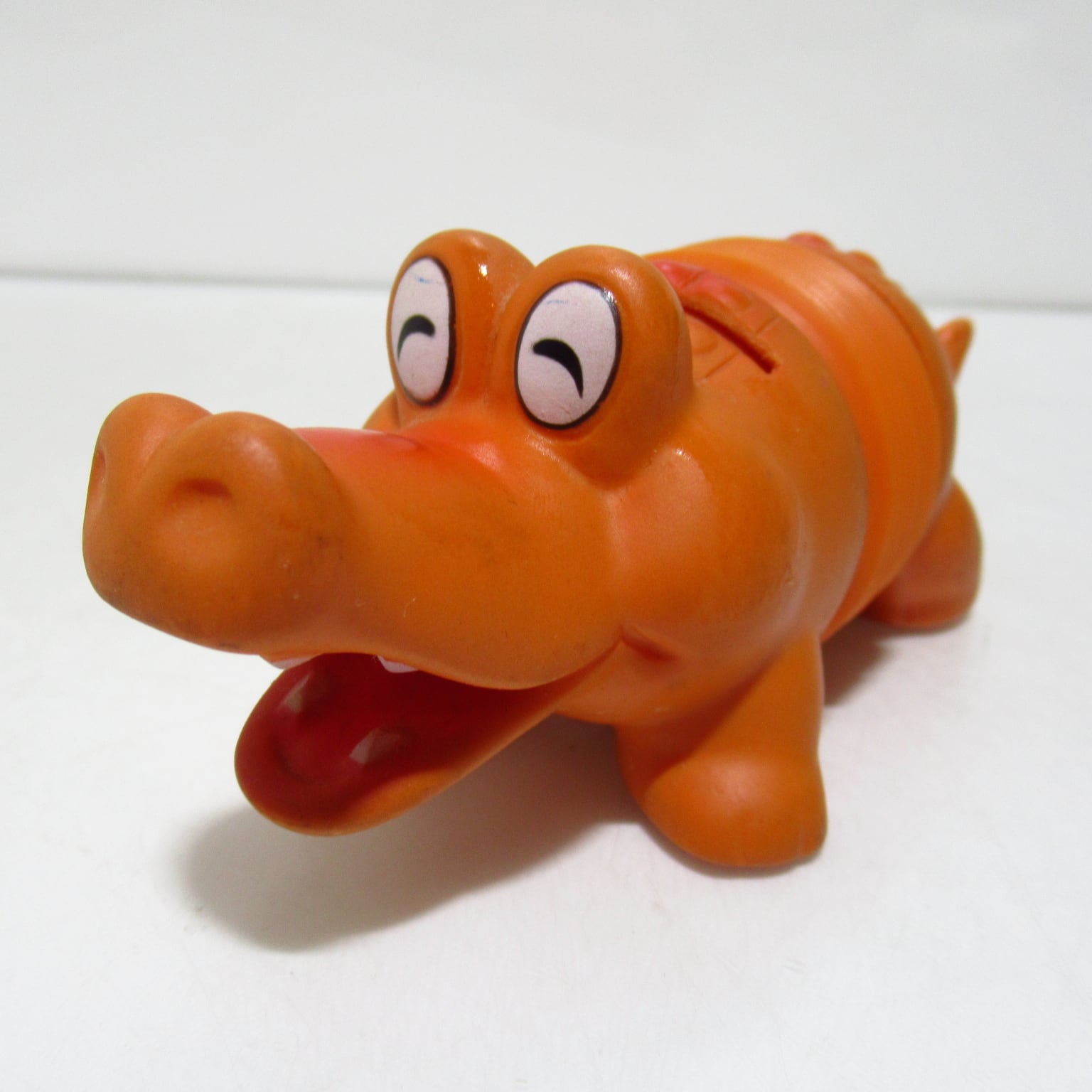 富士銀行 のびのび動物貯金箱 ソフビ 昭和レトロ ワニ [$9] | ハチクマ商店