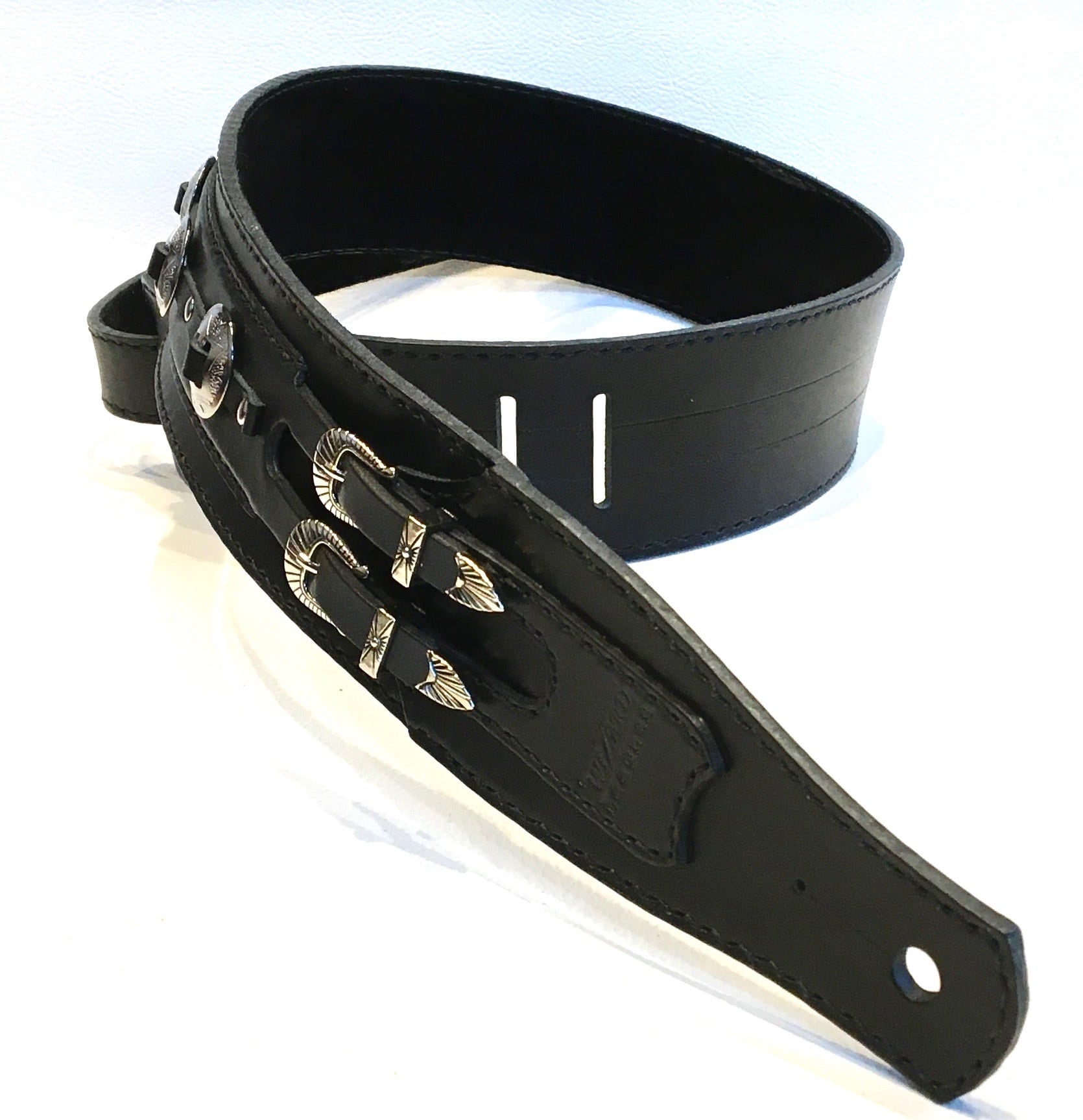 本革製ギターストラップ（ダブル・バックル／スロット・コンチョ